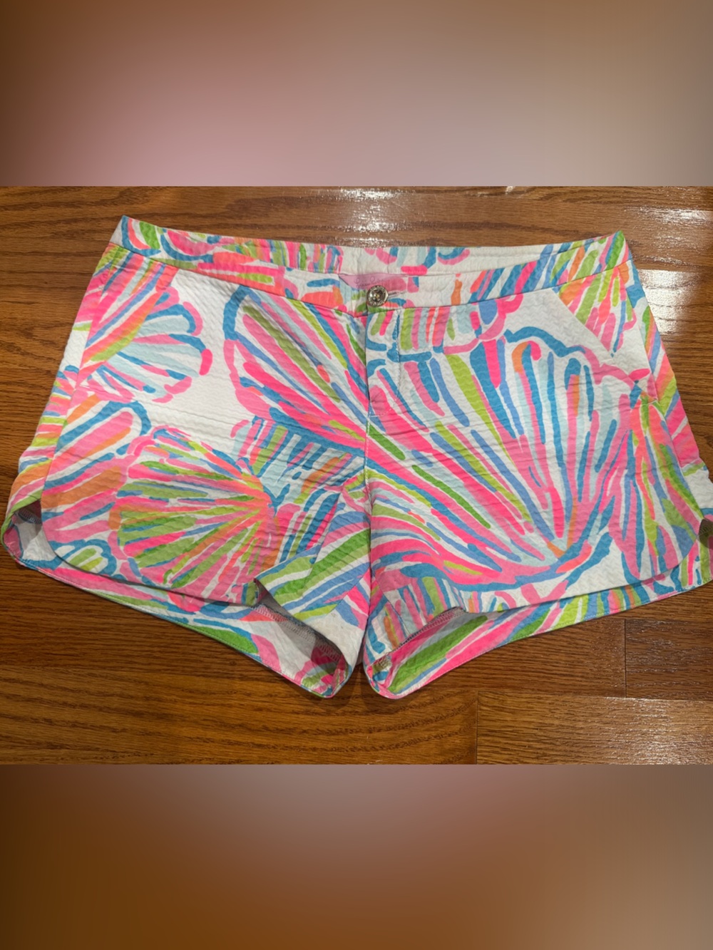 Lilly Pulitzer Women’s Tropical Bright Shorts in Pink, Blue, Green. Size 6